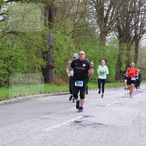 12.04.2026 - 45. Internationalen Wilhelmsburger Insellauf Yannick Fuchs http://msf.ph/oto/9494324 12.04.2026 13:03:49 Laufen 4849, 3630, 5487, 2118 meine-sportfotos.de
