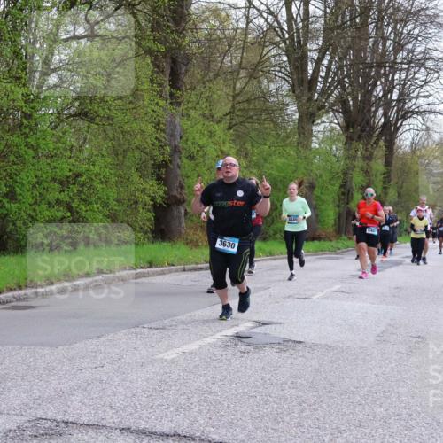 12.04.2026 - 45. Internationalen Wilhelmsburger Insellauf Yannick Fuchs http://msf.ph/oto/9494328 12.04.2026 13:03:50 Laufen 4849, 3630, 5487 meine-sportfotos.de