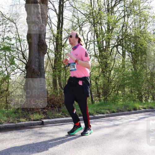 12.04.2026 - 45. Internationalen Wilhelmsburger Insellauf Yannick Fuchs http://msf.ph/oto/9494340 12.04.2026 10:48:45 Laufen 3178 meine-sportfotos.de