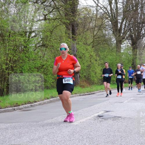 12.04.2026 - 45. Internationalen Wilhelmsburger Insellauf Yannick Fuchs http://msf.ph/oto/9494348 12.04.2026 13:03:54 Laufen 5487, 3250, 3244, 40, 4731, 2884 meine-sportfotos.de
