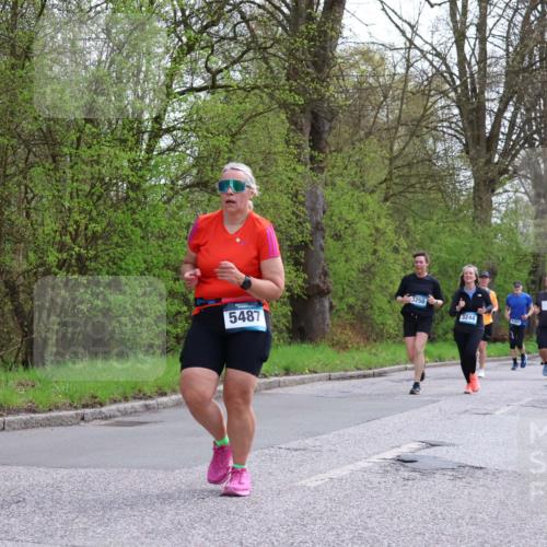 12.04.2026 - 45. Internationalen Wilhelmsburger Insellauf Yannick Fuchs http://msf.ph/oto/9494352 12.04.2026 13:03:54 Laufen 5487, 3250, 40, 4731, 3244, 3220, 288 meine-sportfotos.de
