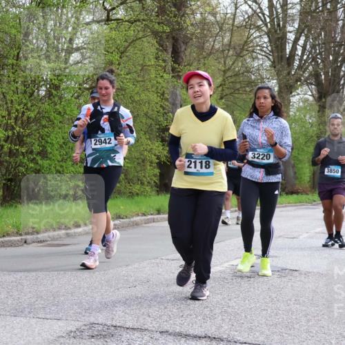 12.04.2026 - 45. Internationalen Wilhelmsburger Insellauf Yannick Fuchs http://msf.ph/oto/9494405 12.04.2026 13:04:01 Laufen 2942, 2118, 3220, 3850 meine-sportfotos.de