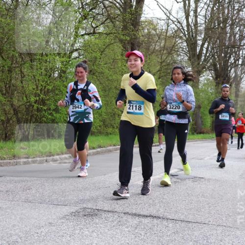 12.04.2026 - 45. Internationalen Wilhelmsburger Insellauf Yannick Fuchs http://msf.ph/oto/9494406 12.04.2026 13:04:01 Laufen 2942, 2118, 3220, 3850 meine-sportfotos.de