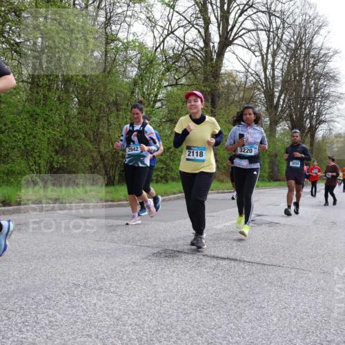 12.04.2026 - 45. Internationalen Wilhelmsburger Insellauf Yannick Fuchs http://msf.ph/oto/9494410 12.04.2026 13:04:01 Laufen 2942, 2118, 3220, 3850 meine-sportfotos.de