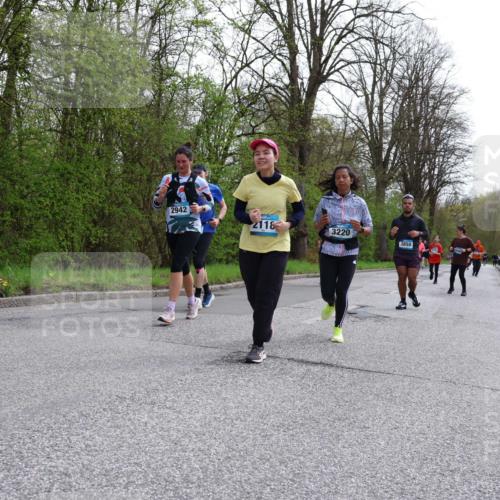 12.04.2026 - 45. Internationalen Wilhelmsburger Insellauf Yannick Fuchs http://msf.ph/oto/9494412 12.04.2026 13:04:02 Laufen 2942, 2118, 3220, 3850 meine-sportfotos.de