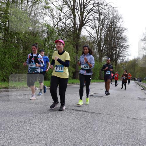 12.04.2026 - 45. Internationalen Wilhelmsburger Insellauf Yannick Fuchs http://msf.ph/oto/9494414 12.04.2026 13:04:02 Laufen 2942, 392, 2118, 3220, 3850 meine-sportfotos.de