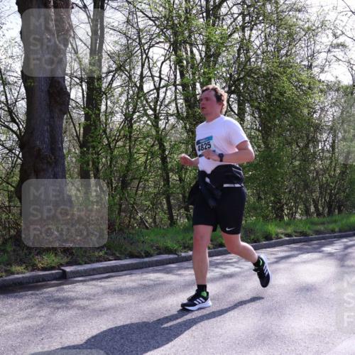 12.04.2026 - 45. Internationalen Wilhelmsburger Insellauf Yannick Fuchs http://msf.ph/oto/9494415 12.04.2026 10:48:53 Laufen 4825 meine-sportfotos.de