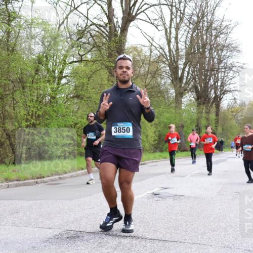 12.04.2026 - 45. Internationalen Wilhelmsburger Insellauf Yannick Fuchs http://msf.ph/oto/9494424 12.04.2026 13:04:03 Laufen 4153, 3850, 5157, 5158 meine-sportfotos.de