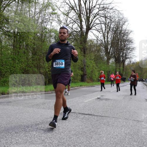 12.04.2026 - 45. Internationalen Wilhelmsburger Insellauf Yannick Fuchs http://msf.ph/oto/9494430 12.04.2026 13:04:04 Laufen 3850 meine-sportfotos.de