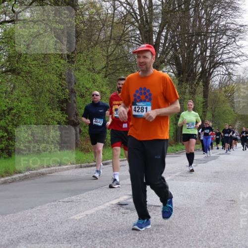 12.04.2026 - 45. Internationalen Wilhelmsburger Insellauf Yannick Fuchs http://msf.ph/oto/9494503 12.04.2026 13:04:14 Laufen 4642, 30, 4281, 2571 meine-sportfotos.de