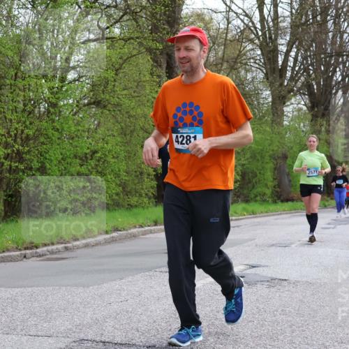 12.04.2026 - 45. Internationalen Wilhelmsburger Insellauf Yannick Fuchs http://msf.ph/oto/9494509 12.04.2026 13:04:14 Laufen 4281, 2571 meine-sportfotos.de