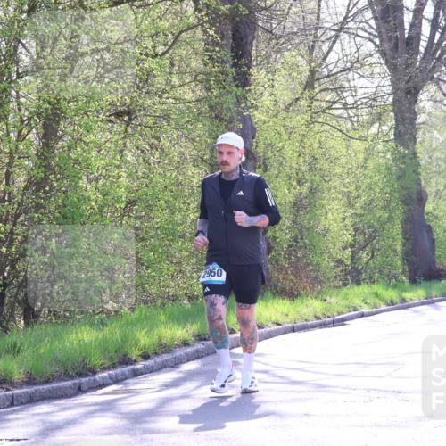 12.04.2026 - 45. Internationalen Wilhelmsburger Insellauf Yannick Fuchs http://msf.ph/oto/9494545 12.04.2026 10:49:10 Laufen 2950 meine-sportfotos.de
