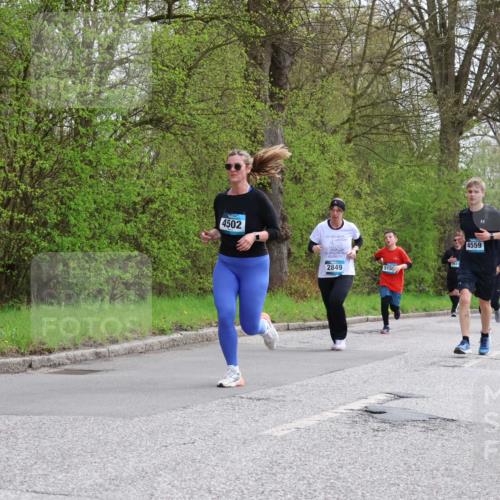 12.04.2026 - 45. Internationalen Wilhelmsburger Insellauf Yannick Fuchs http://msf.ph/oto/9494556 12.04.2026 13:04:21 Laufen 4502, 10, 2849, 5156, 4559, 3704, 4104 meine-sportfotos.de