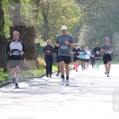 12.04.2026 - 45. Internationalen Wilhelmsburger Insellauf Yannick Fuchs http://msf.ph/oto/9494571 12.04.2026 10:49:14 Laufen 5460, 3978, 1461, 5605, 12 meine-sportfotos.de