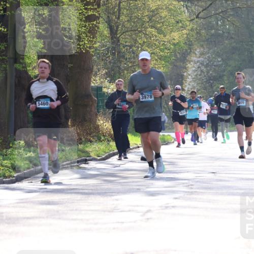 12.04.2026 - 45. Internationalen Wilhelmsburger Insellauf Yannick Fuchs http://msf.ph/oto/9494575 12.04.2026 10:49:14 Laufen 5460, 468, 3978, 5605, 4613, 461, 4630, 3463 meine-sportfotos.de