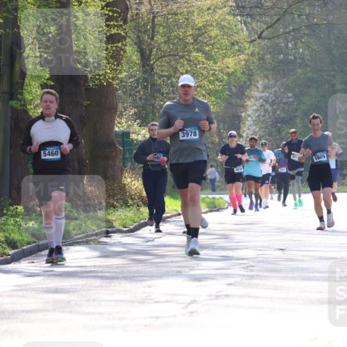 12.04.2026 - 45. Internationalen Wilhelmsburger Insellauf Yannick Fuchs http://msf.ph/oto/9494577 12.04.2026 10:49:14 Laufen 5460, 80, 3978, 4630, 4613, 3463, 4612, 5605 meine-sportfotos.de