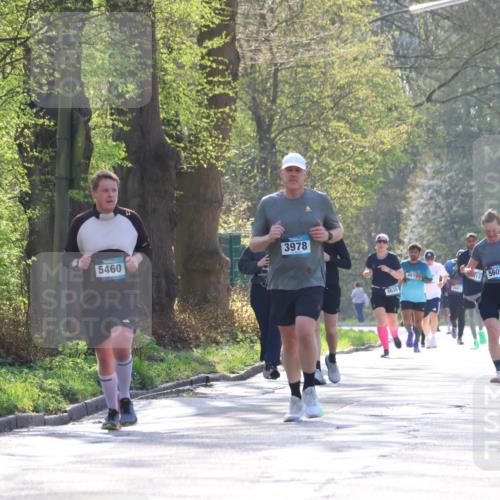12.04.2026 - 45. Internationalen Wilhelmsburger Insellauf Yannick Fuchs http://msf.ph/oto/9494581 12.04.2026 10:49:15 Laufen 5460, 3978, 4630, 4611, 3461, 5605 meine-sportfotos.de