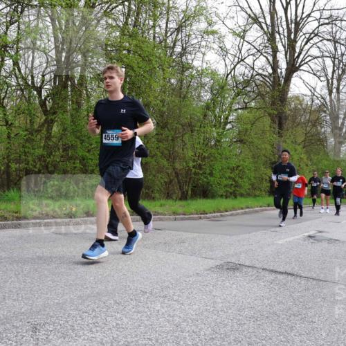 12.04.2026 - 45. Internationalen Wilhelmsburger Insellauf Yannick Fuchs http://msf.ph/oto/9494597 12.04.2026 13:04:25 Laufen 4559, 5156, 3575 meine-sportfotos.de