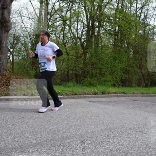 12.04.2026 - 45. Internationalen Wilhelmsburger Insellauf Yannick Fuchs http://msf.ph/oto/9494608 12.04.2026 13:04:26 Laufen 2849 meine-sportfotos.de