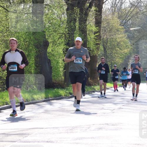 12.04.2026 - 45. Internationalen Wilhelmsburger Insellauf Yannick Fuchs http://msf.ph/oto/9494613 12.04.2026 10:49:20 Laufen 5460, 3978, 4440, 4630, 46191, 5605, 401 meine-sportfotos.de