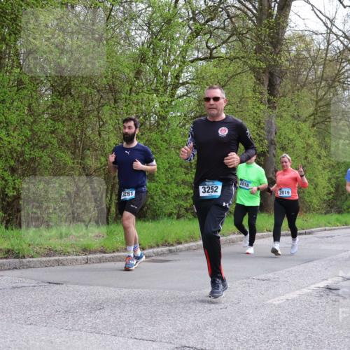 12.04.2026 - 45. Internationalen Wilhelmsburger Insellauf Yannick Fuchs http://msf.ph/oto/9494685 12.04.2026 13:04:35 Laufen 3281, 3252, 2018, 2019, 4203, 4202, 3602 meine-sportfotos.de