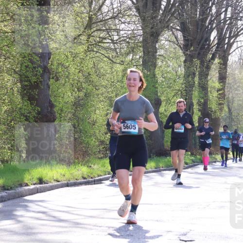 12.04.2026 - 45. Internationalen Wilhelmsburger Insellauf Yannick Fuchs http://msf.ph/oto/9494690 12.04.2026 10:49:27 Laufen 5605, 4440 meine-sportfotos.de