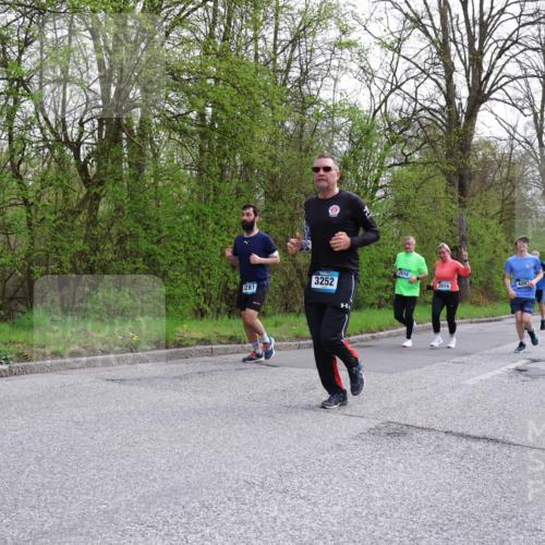 12.04.2026 - 45. Internationalen Wilhelmsburger Insellauf Yannick Fuchs http://msf.ph/oto/9494693 12.04.2026 13:04:35 Laufen 3281, 3252, 2018, 2019, 420, 4202, 4202, 4129 meine-sportfotos.de
