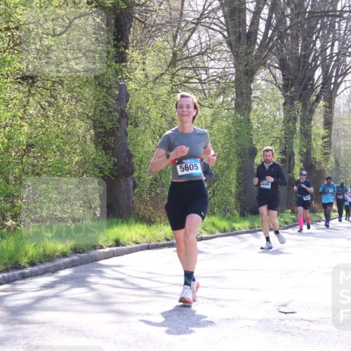 12.04.2026 - 45. Internationalen Wilhelmsburger Insellauf Yannick Fuchs http://msf.ph/oto/9494695 12.04.2026 10:49:28 Laufen 5605, 4440 meine-sportfotos.de