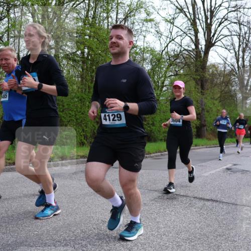 12.04.2026 - 45. Internationalen Wilhelmsburger Insellauf Yannick Fuchs http://msf.ph/oto/9494742 12.04.2026 13:04:40 Laufen 465, 4129, 3604, 3846 meine-sportfotos.de