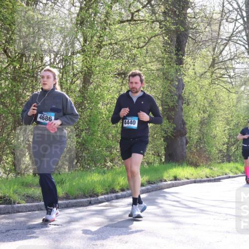 12.04.2026 - 45. Internationalen Wilhelmsburger Insellauf Yannick Fuchs http://msf.ph/oto/9494750 12.04.2026 10:49:33 Laufen 4686, 4440, 4630, 4613, 4612 meine-sportfotos.de
