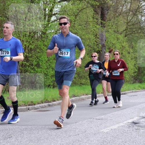 12.04.2026 - 45. Internationalen Wilhelmsburger Insellauf Yannick Fuchs http://msf.ph/oto/9494792 12.04.2026 13:04:45 Laufen 3770, 2617, 5759, 46, 5602, 4727 meine-sportfotos.de