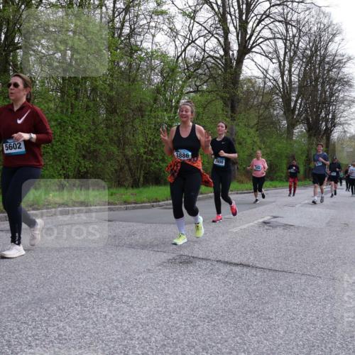 12.04.2026 - 45. Internationalen Wilhelmsburger Insellauf Yannick Fuchs http://msf.ph/oto/9494839 12.04.2026 13:04:49 Laufen 5602, 3886, 3900 meine-sportfotos.de