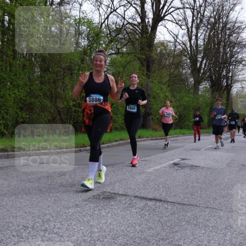 12.04.2026 - 45. Internationalen Wilhelmsburger Insellauf Yannick Fuchs http://msf.ph/oto/9494841 12.04.2026 13:04:49 Laufen 3886, 3900, 4804, 38791 meine-sportfotos.de