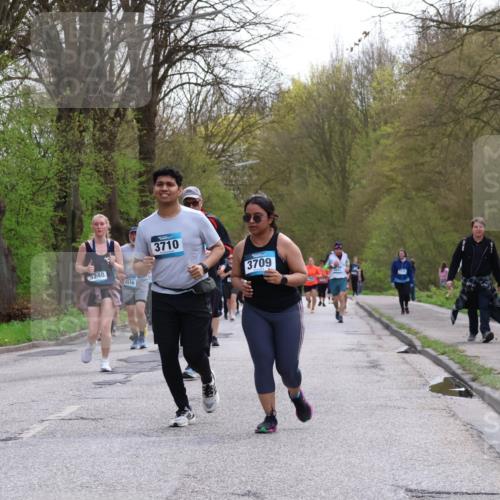 12.04.2026 - 45. Internationalen Wilhelmsburger Insellauf Yannick Fuchs http://msf.ph/oto/9494871 12.04.2026 13:04:54 Laufen 03, 3248, 2516, 3710, 3709 meine-sportfotos.de