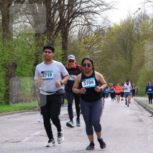 12.04.2026 - 45. Internationalen Wilhelmsburger Insellauf Yannick Fuchs http://msf.ph/oto/9494880 12.04.2026 13:04:55 Laufen 3710, 27, 3709, 2774 meine-sportfotos.de