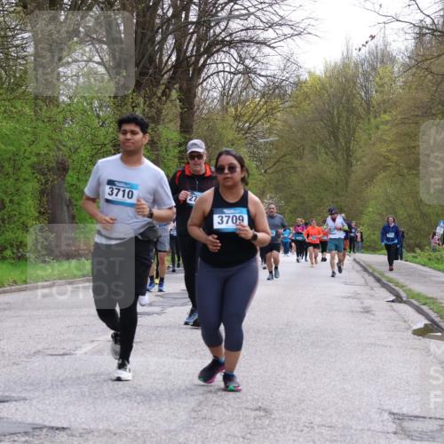 12.04.2026 - 45. Internationalen Wilhelmsburger Insellauf Yannick Fuchs http://msf.ph/oto/9494885 12.04.2026 13:04:55 Laufen 27, 3710, 3709, 2714 meine-sportfotos.de