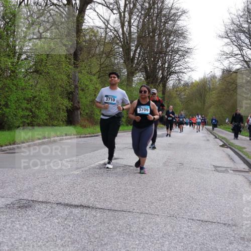 12.04.2026 - 45. Internationalen Wilhelmsburger Insellauf Yannick Fuchs http://msf.ph/oto/9494901 12.04.2026 13:04:56 Laufen 3710, 3709 meine-sportfotos.de