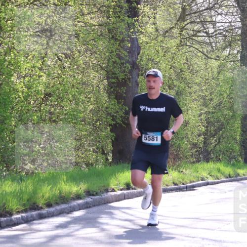 12.04.2026 - 45. Internationalen Wilhelmsburger Insellauf Yannick Fuchs http://msf.ph/oto/9494936 12.04.2026 10:49:51 Laufen 5581 meine-sportfotos.de