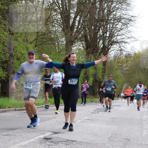 12.04.2026 - 45. Internationalen Wilhelmsburger Insellauf Yannick Fuchs http://msf.ph/oto/9494939 12.04.2026 13:05:01 Laufen 2017, 2516, 2517, 34, 17, 4626, 5541 meine-sportfotos.de