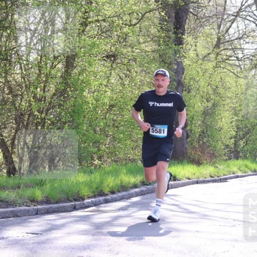 12.04.2026 - 45. Internationalen Wilhelmsburger Insellauf Yannick Fuchs http://msf.ph/oto/9494945 12.04.2026 10:49:52 Laufen 5581 meine-sportfotos.de