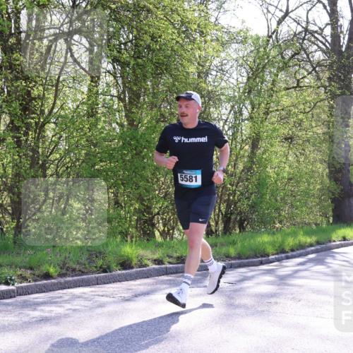 12.04.2026 - 45. Internationalen Wilhelmsburger Insellauf Yannick Fuchs http://msf.ph/oto/9494959 12.04.2026 10:49:53 Laufen 5581 meine-sportfotos.de