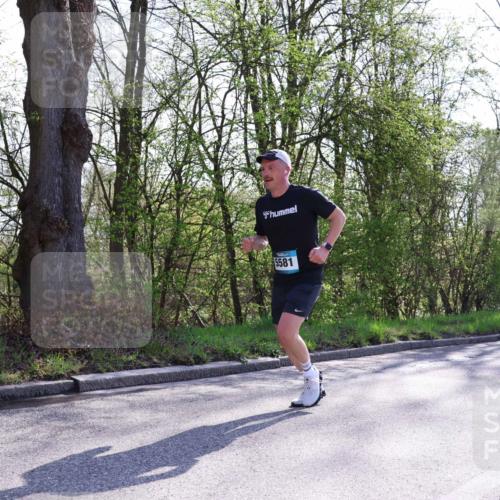 12.04.2026 - 45. Internationalen Wilhelmsburger Insellauf Yannick Fuchs http://msf.ph/oto/9494968 12.04.2026 10:49:54 Laufen 5581 meine-sportfotos.de