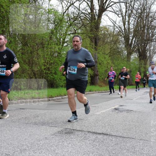 12.04.2026 - 45. Internationalen Wilhelmsburger Insellauf Yannick Fuchs http://msf.ph/oto/9495000 12.04.2026 13:05:07 Laufen 4734, 4948, 4626, 5663, 5541 meine-sportfotos.de