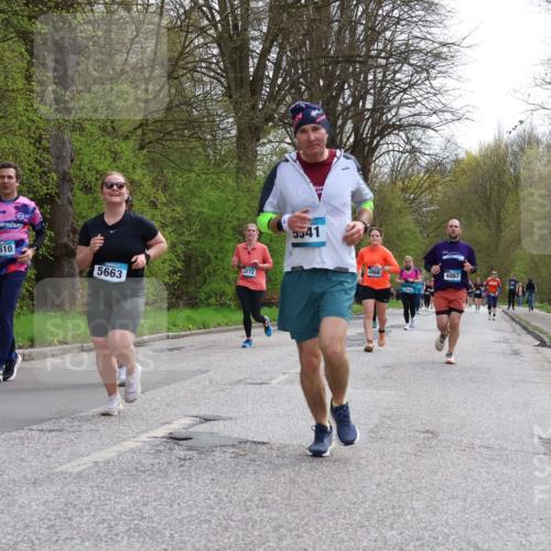 12.04.2026 - 45. Internationalen Wilhelmsburger Insellauf Yannick Fuchs http://msf.ph/oto/9495007 12.04.2026 13:05:09 Laufen 2610, 3272, 5663, 5541, 4868, 4867, 2774 meine-sportfotos.de