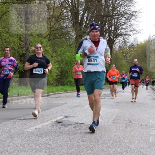 12.04.2026 - 45. Internationalen Wilhelmsburger Insellauf Yannick Fuchs http://msf.ph/oto/9495010 12.04.2026 13:05:09 Laufen 2610, 5663, 3272, 5541, 4868, 5849, 4867, 2774 meine-sportfotos.de