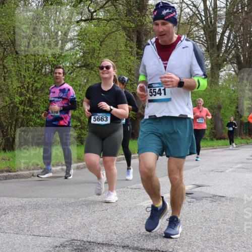 12.04.2026 - 45. Internationalen Wilhelmsburger Insellauf Yannick Fuchs http://msf.ph/oto/9495018 12.04.2026 13:05:10 Laufen 2610, 5663, 5541, 3272, 4868, 4867 meine-sportfotos.de