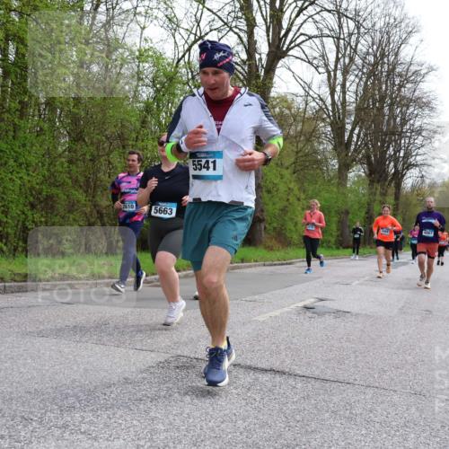 12.04.2026 - 45. Internationalen Wilhelmsburger Insellauf Yannick Fuchs http://msf.ph/oto/9495020 12.04.2026 13:05:10 Laufen 2610, 5663, 5541, 4867, 1272 meine-sportfotos.de