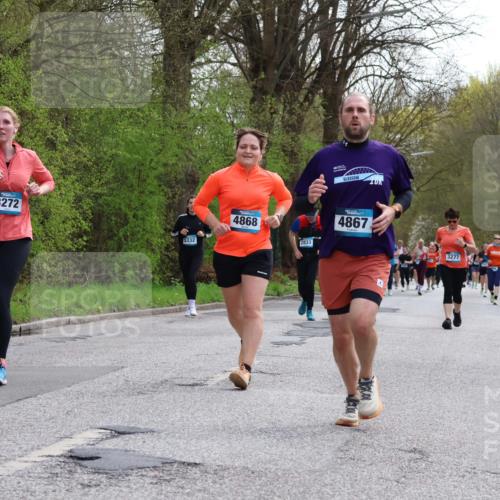 12.04.2026 - 45. Internationalen Wilhelmsburger Insellauf Yannick Fuchs http://msf.ph/oto/9495025 12.04.2026 13:05:12 Laufen 3272, 5332, 4868, 2833, 4867, 3277 meine-sportfotos.de
