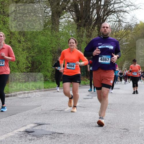 12.04.2026 - 45. Internationalen Wilhelmsburger Insellauf Yannick Fuchs http://msf.ph/oto/9495028 12.04.2026 13:05:12 Laufen 3272, 5332, 4868, 283, 4867, 3277 meine-sportfotos.de