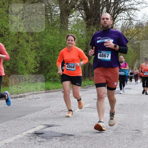12.04.2026 - 45. Internationalen Wilhelmsburger Insellauf Yannick Fuchs http://msf.ph/oto/9495031 12.04.2026 13:05:12 Laufen 3272, 4868, 4867, 5849, 3277 meine-sportfotos.de